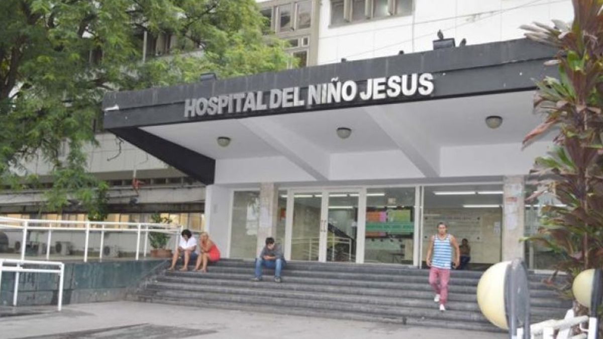 La niña atacada con un cuchillo por un compañero en una escuela de Alderetes continuará internada en observación. La niña atacada con un cuchillo por un compañero en una escuela de Alderetes continuará internada en observación.