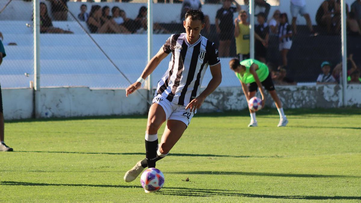 El delantero de Gimnasia y Esgrima, Bruno Nasta sería titular ante Güemes