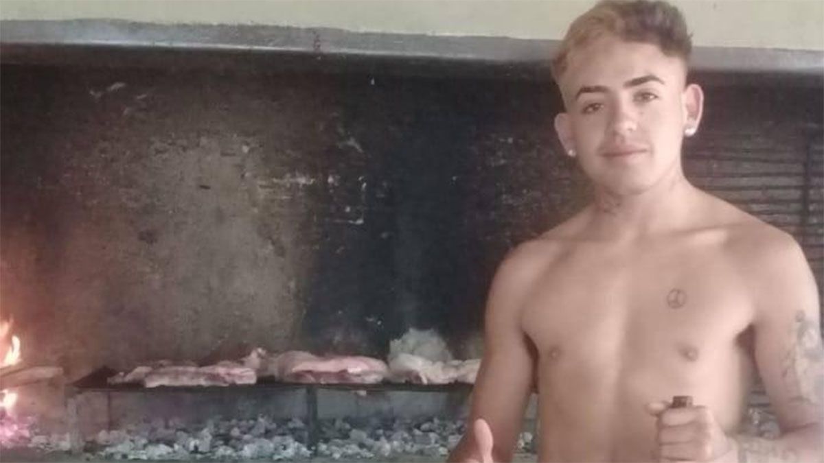 Tras el accidente en Lavalle, el motociclista de 18 años quedó internado en el Hospital Central en estado muy delicado.