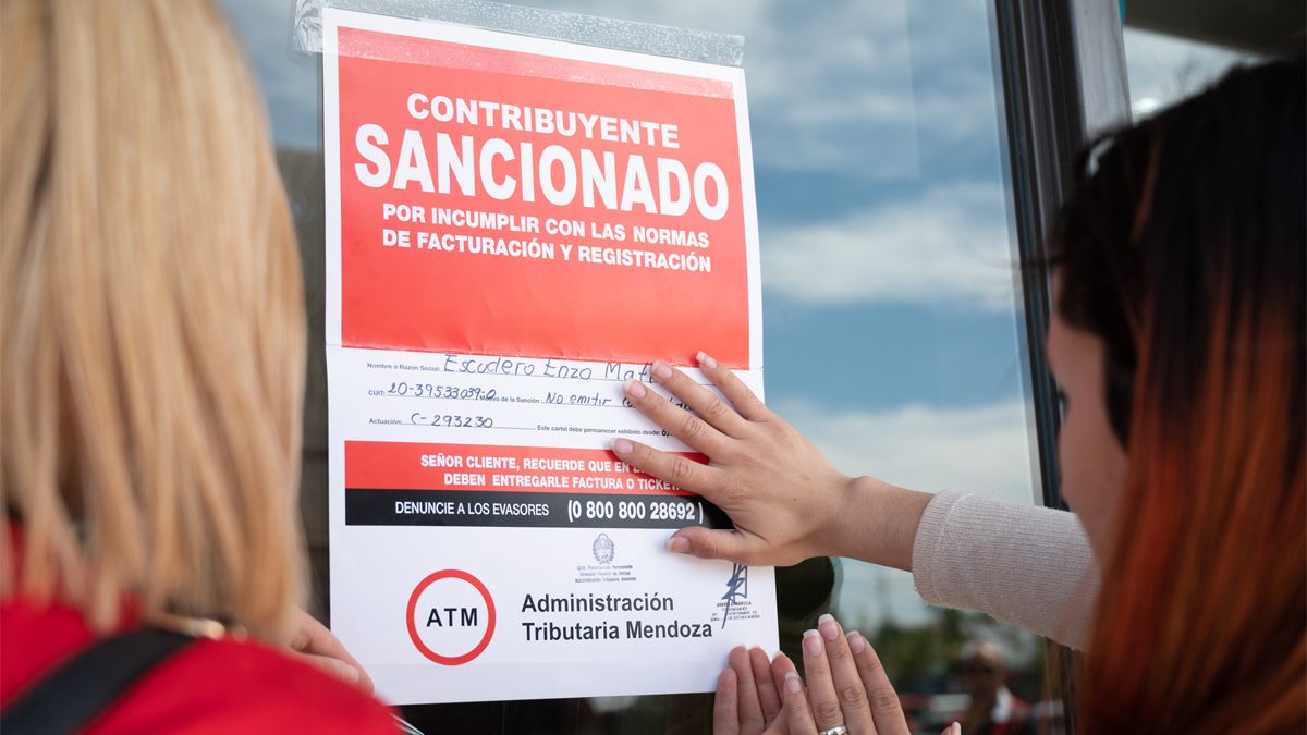 La recaudación de impuestos creció en el primer semeste de 2025,&nbsp; 2%, pero eso no compensa la caída de10% que se registró en el primer semeste de 2024.