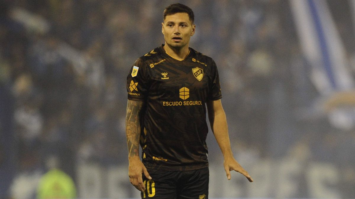 La relación de amor que tenían Mauro Zárate y los hinchas de Vélez, se convirtió en odio ya hace algunos años.