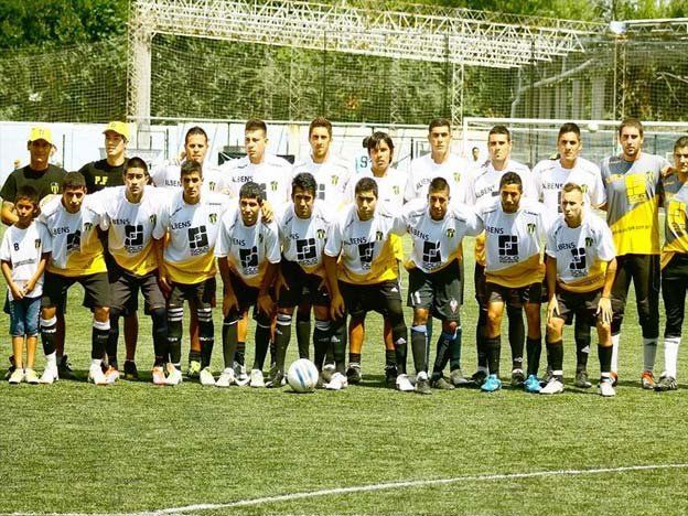 Una intensa lluvia frustró el debut del equipo papal