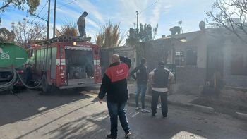 Un matrimonio de jubilados se quedó sin nada al incendiarse su casa en Las Heras