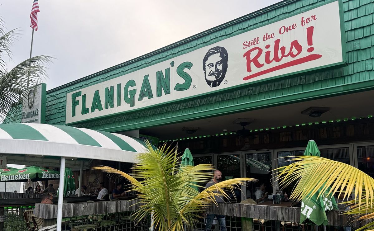 Casalina ofrecerá un patio al aire libre cubierto y anclado por un gran limonero. Casalina ofrecerá un patio al aire libre cubierto y anclado por un gran limonero.