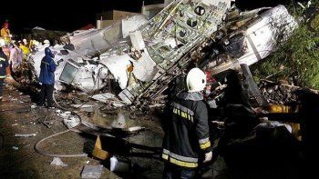 Tragedia aérea: un avión se accidentó en Taiwán y murieron al menos 51 personas