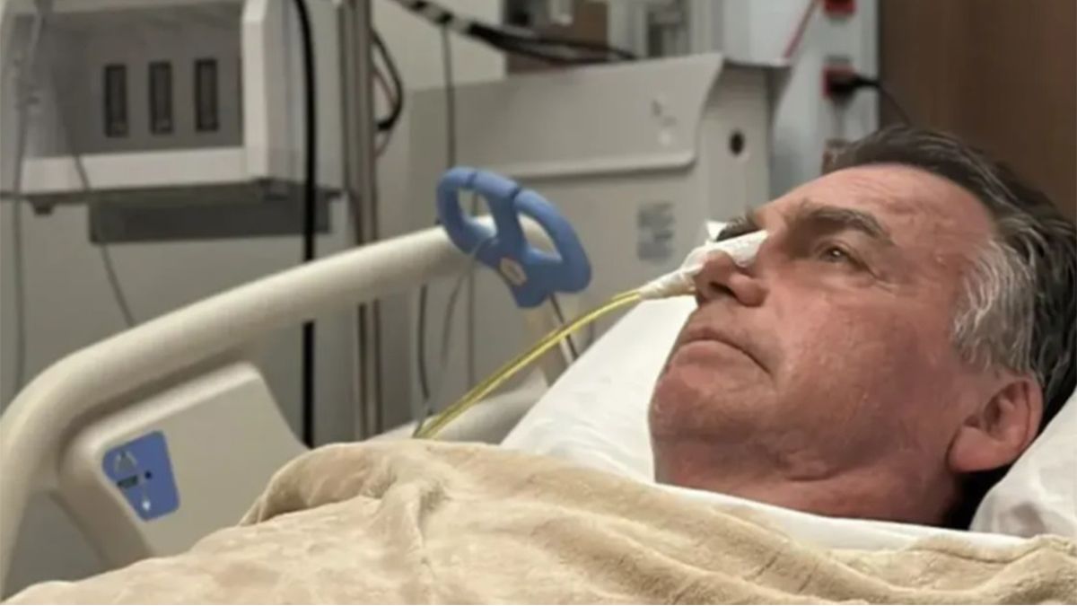 El ex presidente Jair Bolsonaro presentó complicaciones en su salud por problemas renales y permanece en terapia intensiva.