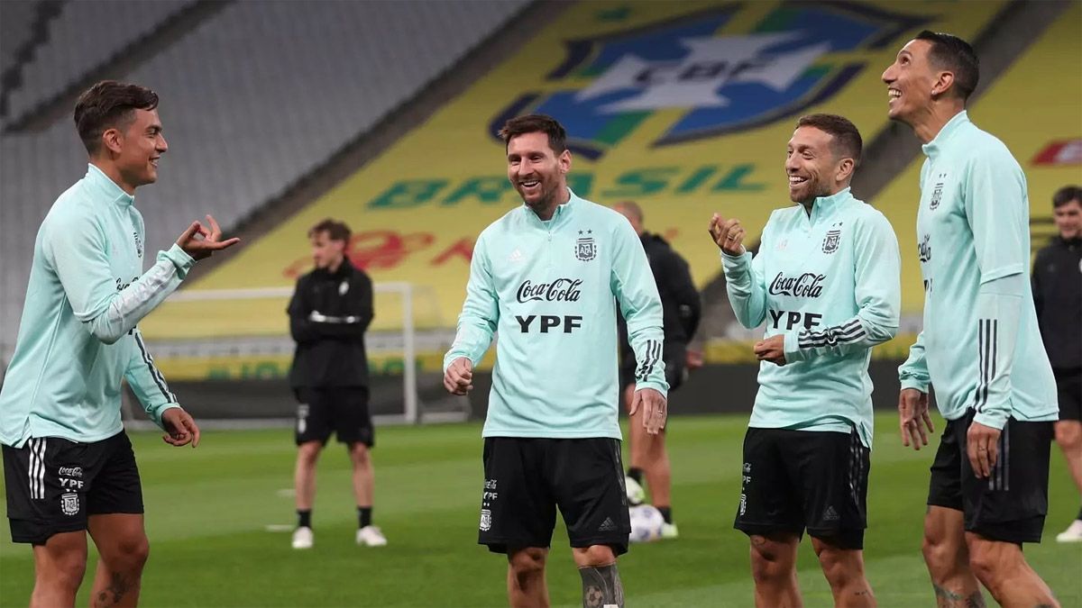 Los árbitros de la triple fecha de Eliminatorias de octubre