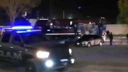 Custodiado por la policía: así llegó el micro del Expreso a San Juan