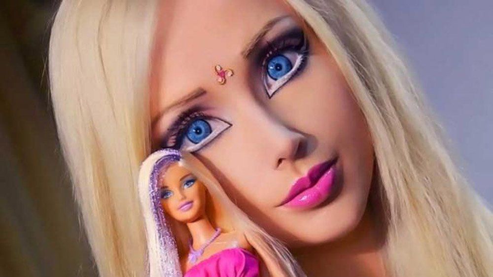 La Barbie humana mostró su verdadero rostro