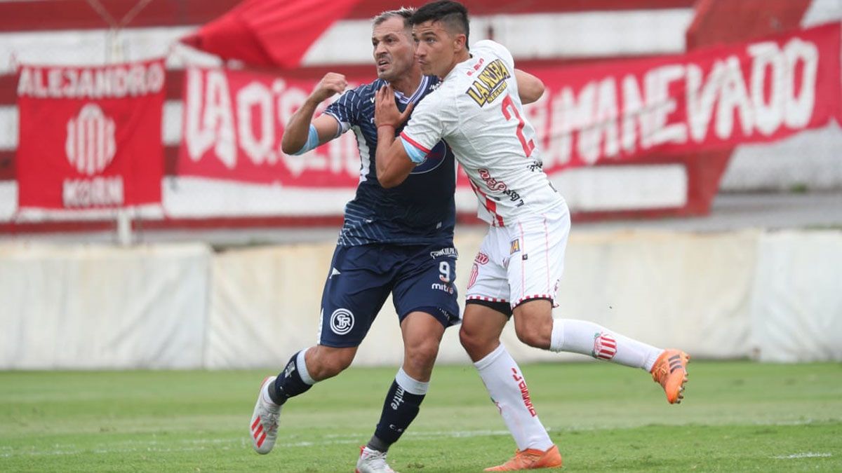 El Tanque Juan Amieva se fue con mucha calentura, con el arbitraje de Lucas Novelli.