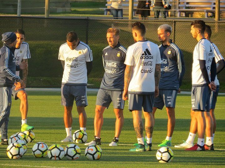 A qué hora juega la Selección argentina ante Brasil el viernes