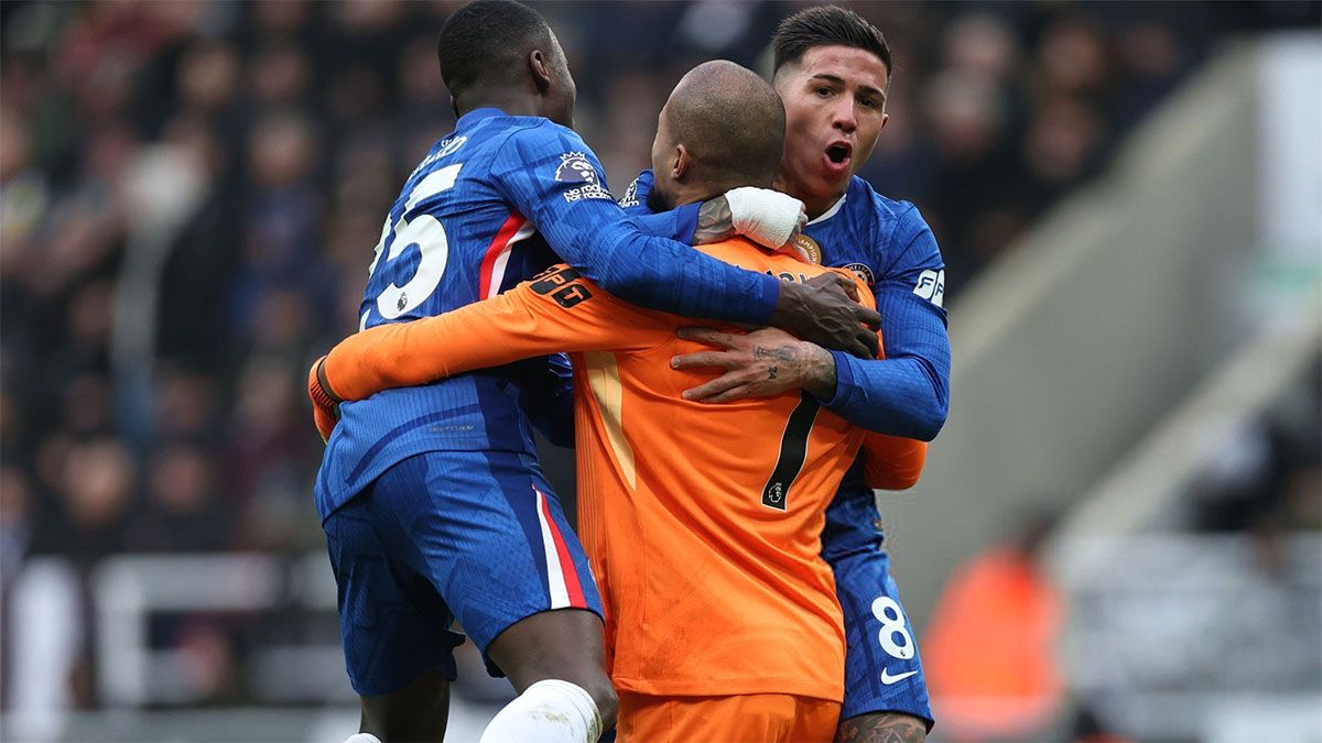 Enzo Fern&aacute;ndez festeja uno de los goles del Chelsea.