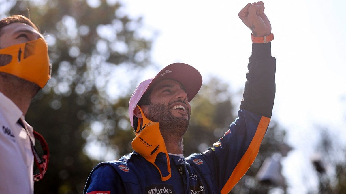 Ricciardo ganó tras el choque entre Verstappen y Hamilton