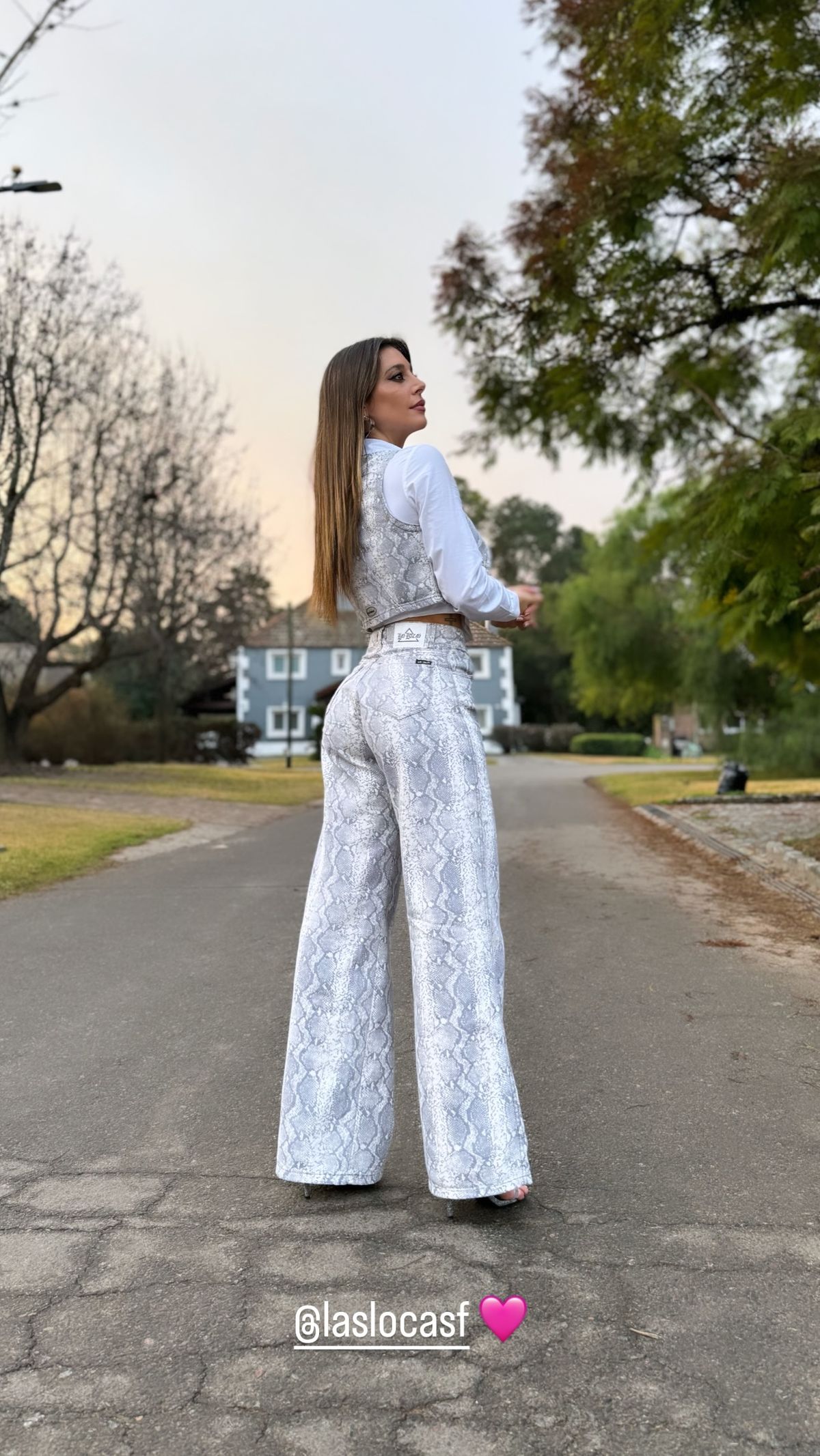 Sol Pérez se suma al animal print: pantaloncitos al ras, off-white y más.