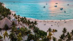 es una de las playas mas famosas del mundo, esta en el caribe y ofrece paisajes unicos es una de las playas mas famosas del mundo, esta en el caribe y ofrece paisajes unicos