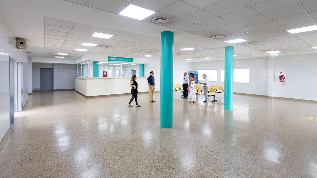 El hall del hospital de Luján de Cuyo. El Grupo Olmos lo administrará en un sistema de gestión inédito en el país. El hall del hospital de Luján de Cuyo. El Grupo Olmos lo administrará en un sistema de gestión inédito en el país.