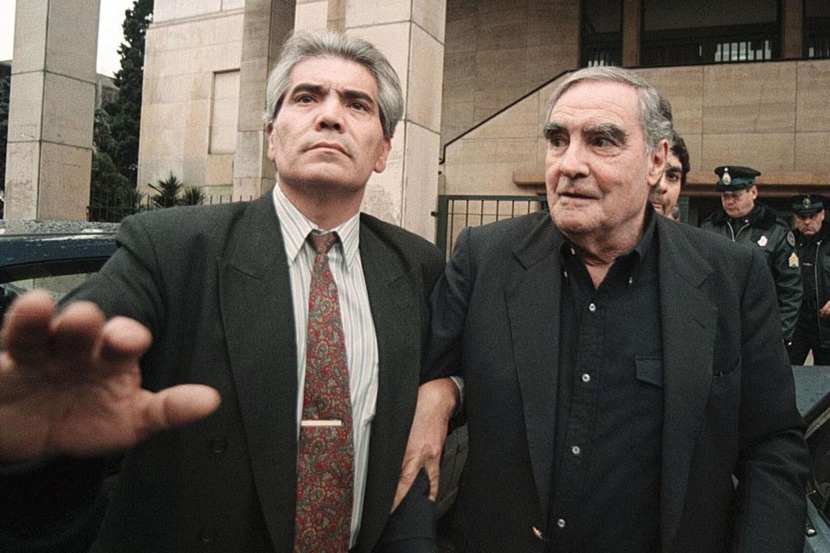 Eduardo Enrique Massera, que irá a juicio por el despojo de terrenos en Chacras de Coria, y su padre, el genocida Emilio Eduardo Massera.