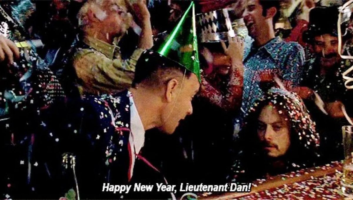 ¿A qué hora hay que darle play a Forrest Gump para celebrar con Forrest y el teniente Dan el Año Nuevo?