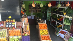 Ataque. El dueño de una verdulería golpeó con un palo y un látigo a su empleado. Ataque. El dueño de una verdulería golpeó con un palo y un látigo a su empleado.