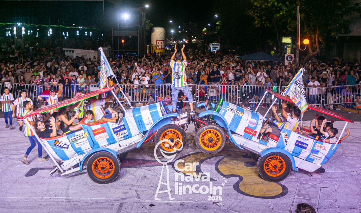 Los autos locos surgieron en los carnavales artesanales de Lincoln y han participado del Carrusel y la Vía Blanca en Mendoza.