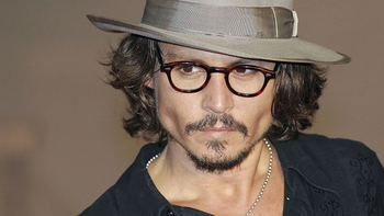 Un irreconocible Johnny Deep la rompe con un papel descomunal en una película de culto