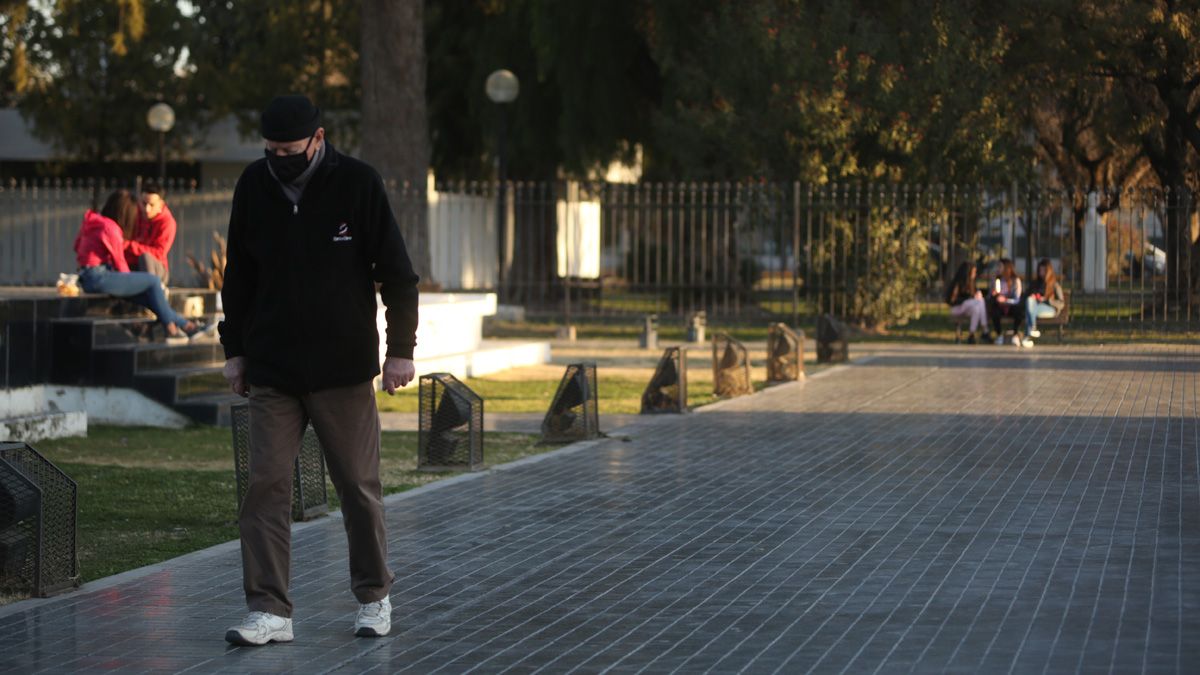 La semana se inició con 181 nuevos casos de Covid en Mendoza y 13 muertos.