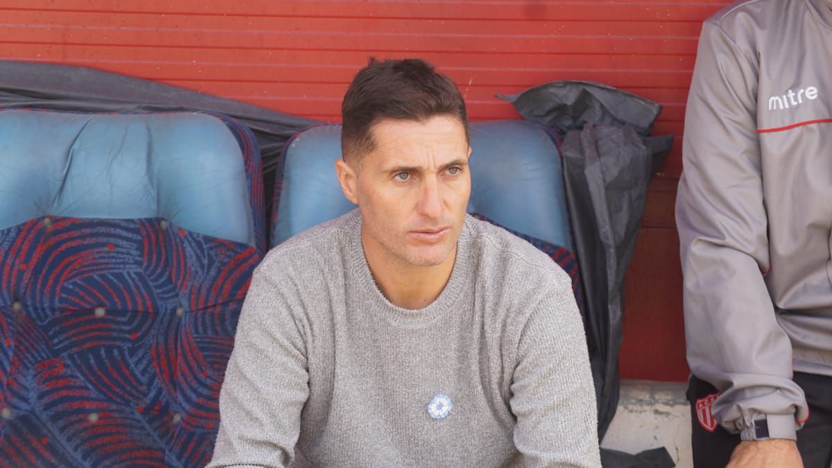 Hernán Vázquez no sigue como entrenador del Atlético San Martín.