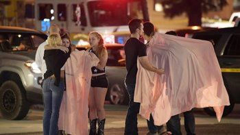 Un hombre abrió fuego en un bar de California y mató a 12 personas
