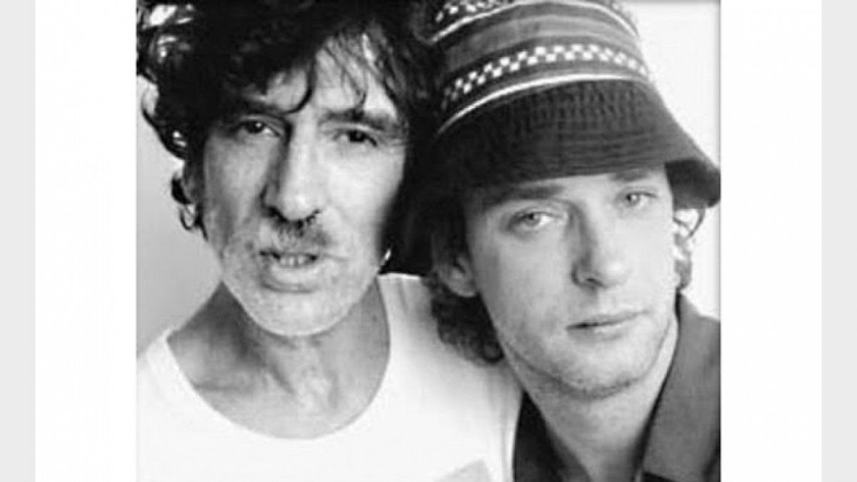 Lindo encuentro. Charly pasó la Navidad con la familia Cerati.