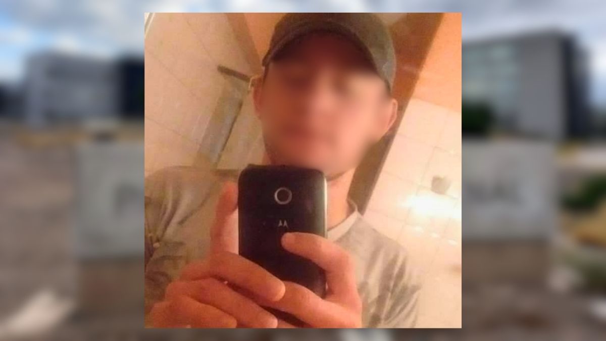 El joven fue condenado por abuso sexual y tenencia de archivos pedófilos. El joven fue condenado por abuso sexual y tenencia de archivos pedófilos.