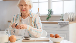 La nutrición balanceada constituye uno de los pilares fundamentales para alcanzar una vejez con plenitud física y mental en las sociedades modernas actuales. Imagen: Science Daily