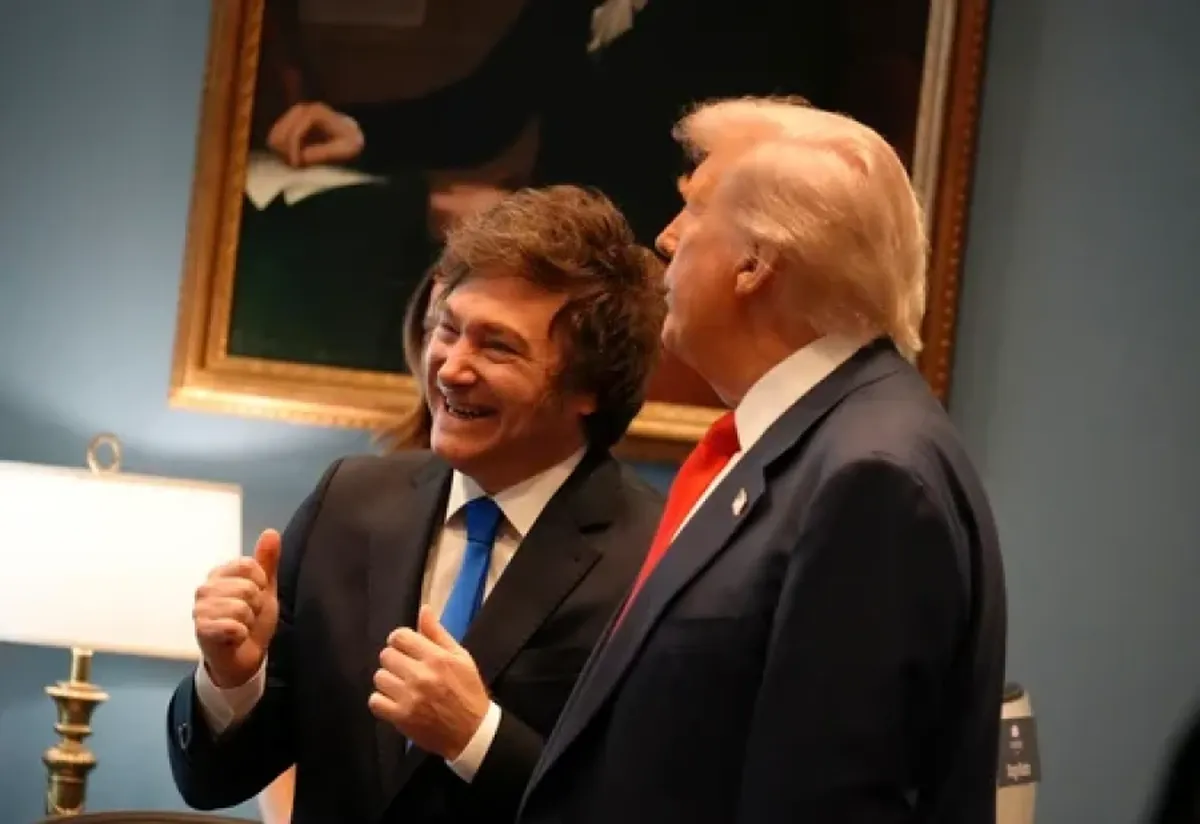 Javier Milei y Donald Trump, el ídolo indiscutido del león.