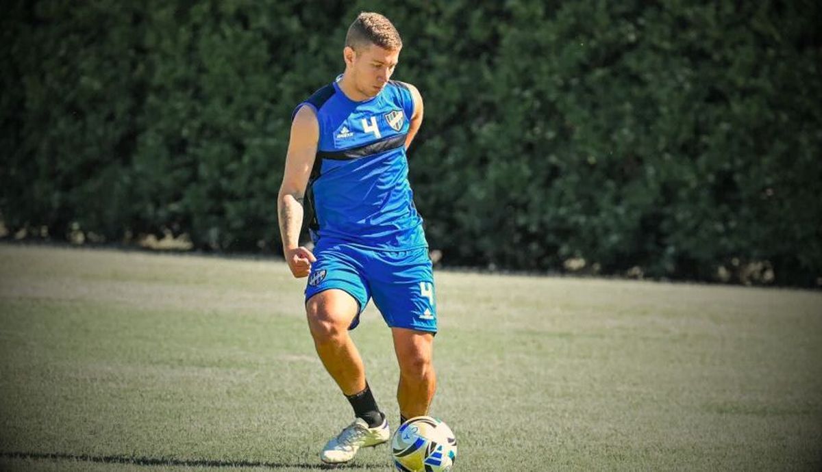 Qué dijo el jugador de Almagro que busca desesperadamente club a través de Facebook