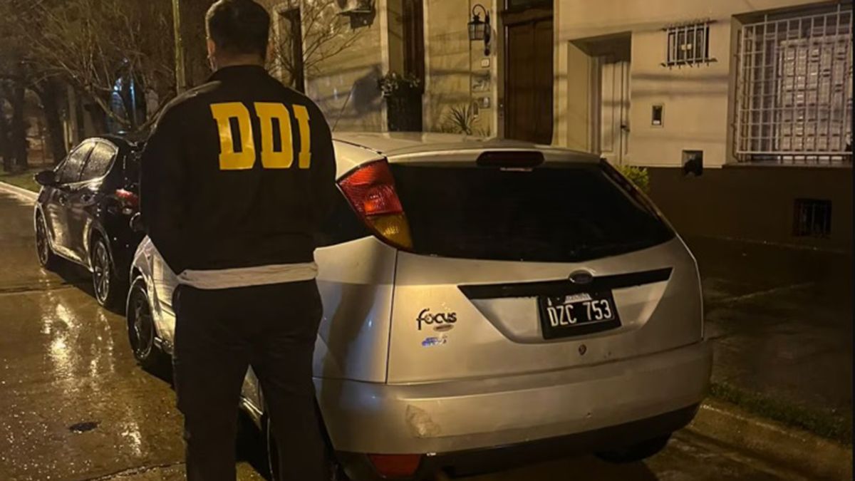 Uno de los vehículos que fueron utilizados en el secuestro y posterior asesinado del jubilado. Hay cuatro detenidos. Uno de los vehículos que fueron utilizados en el secuestro y posterior asesinado del jubilado. Hay cuatro detenidos.