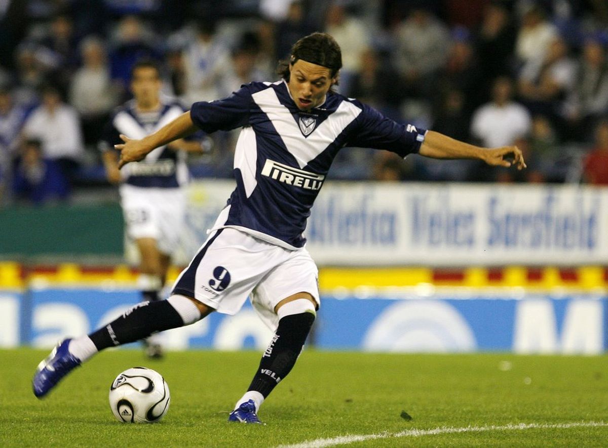 Mauro Zárate la rompió en sus primeros partidos en Vélez. Mauro Zárate la rompió en sus primeros partidos en Vélez.