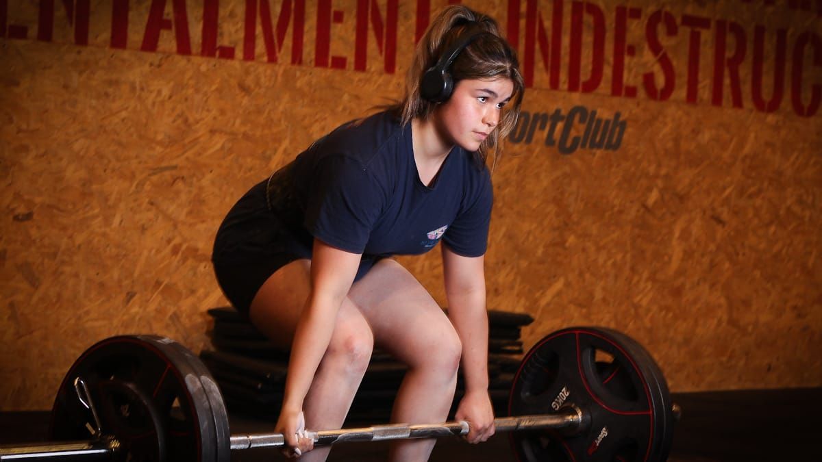 Concentración mental y tensión muscular. Martina Vivares es la campeona argentina de Powerlifting en su categoría, y competirá en Buenos Aires. Concentración mental y tensión muscular. Martina Vivares es la campeona argentina de Powerlifting en su categoría, y competirá en Buenos Aires.