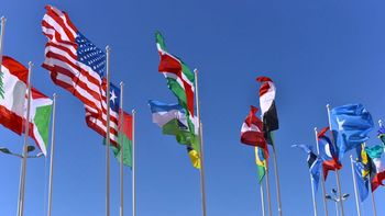 Un país de América Latina brilla con la bandera más hermosa del mundo tras superar Estados Unidos