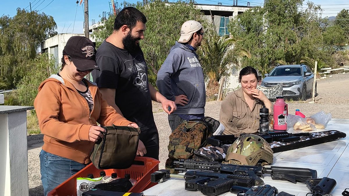 Para hacer Airsoft hay que hacer un curso previo de iniciación. Para hacer Airsoft hay que hacer un curso previo de iniciación.