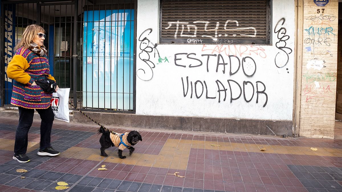 ¿Por qué esa necesidad de dañar o inmortalizarnos en un grafiti? ¿Por qué esa necesidad de dañar o inmortalizarnos en un grafiti?
