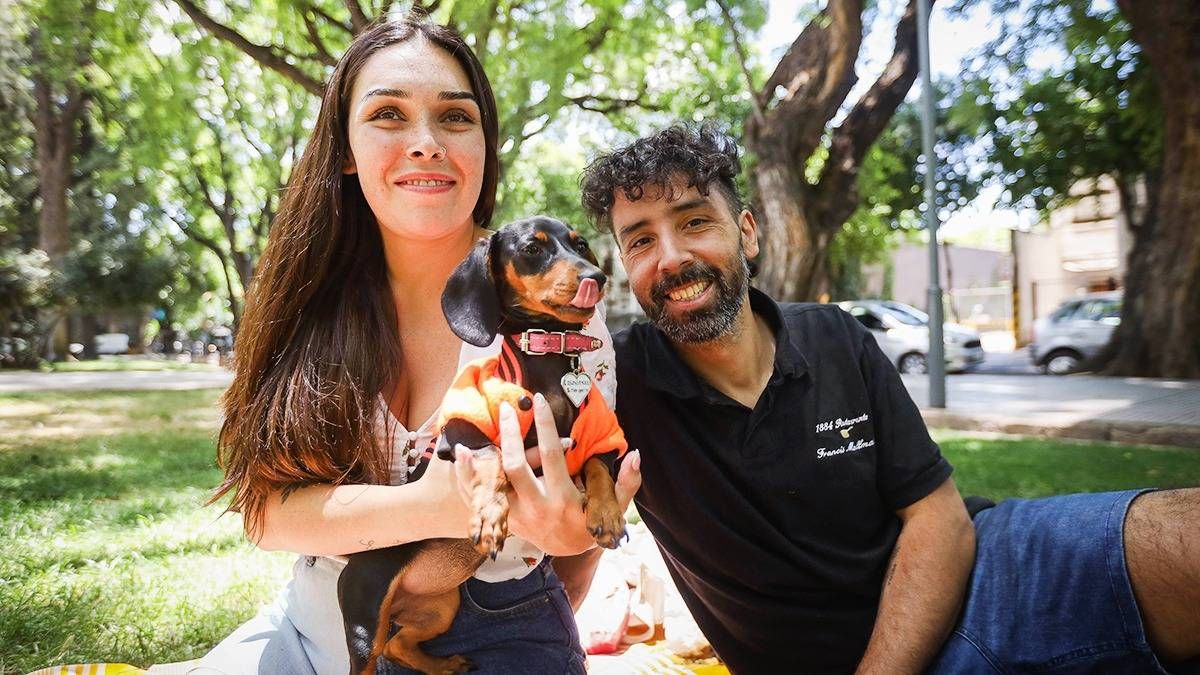 En pareja, con amigos o en familia. La propuesta de un influencer mendocino es desconectar y comer rico en la plaza Italia. En pareja, con amigos o en familia. La propuesta de un influencer mendocino es desconectar y comer rico en la plaza Italia.