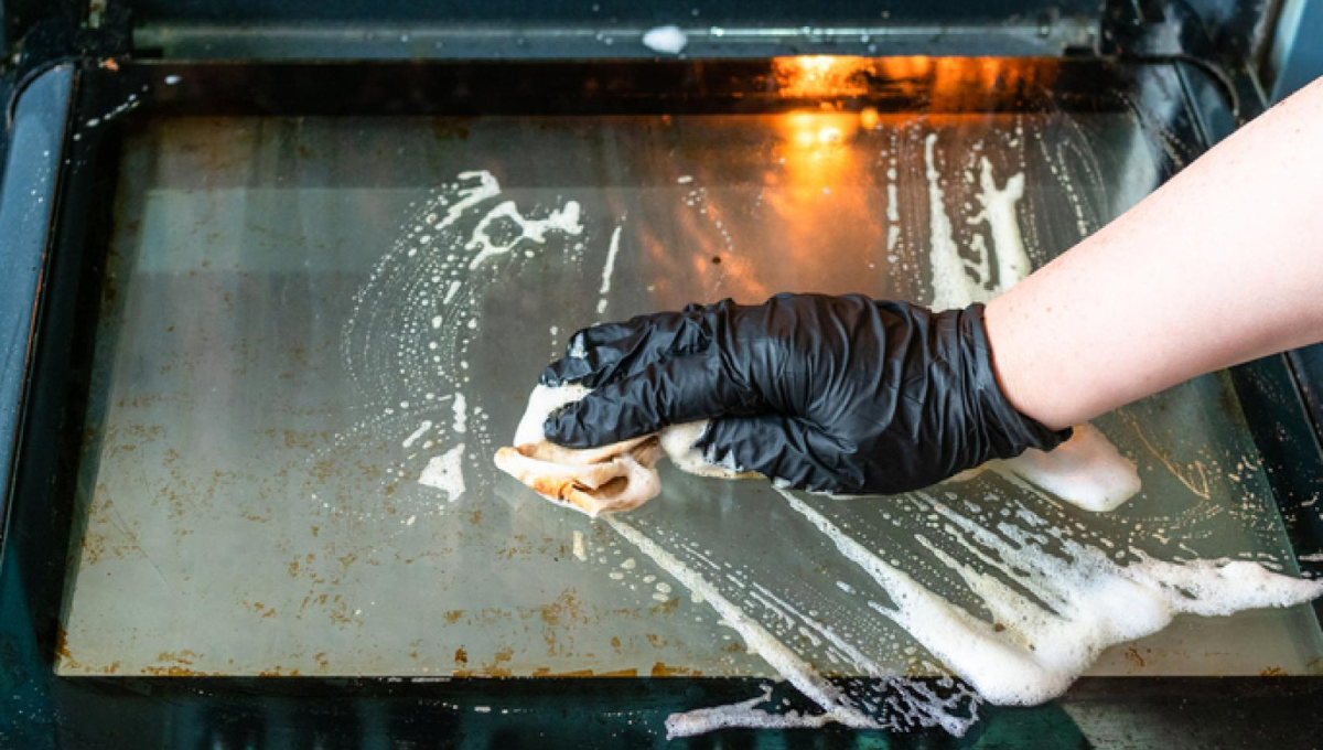 Elimina toda grasa del cristal del horno y déjala como nuevo en menos 15 minutos