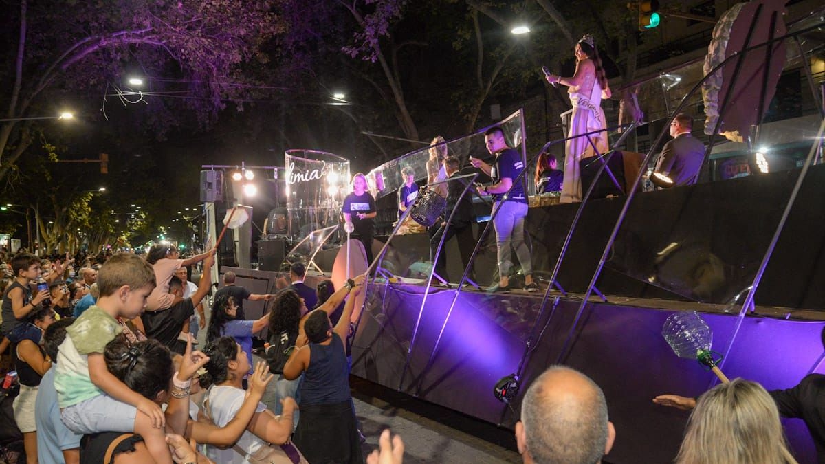 Habrá 4.000 policías para la noche de la Vía Blanca, el Carrusel, el acto central y las dos noches de repeticiones. Imagen ilustrativa.