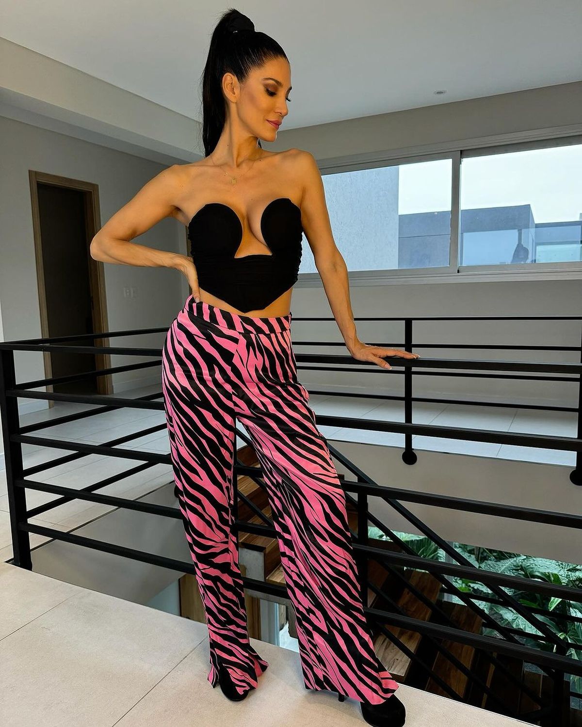 A sus 40 años, Silvina Escudero se suma al animal print en clave pantaloncitos atigrados al ras. A sus 40 años, Silvina Escudero se suma al animal print en clave pantaloncitos atigrados al ras.