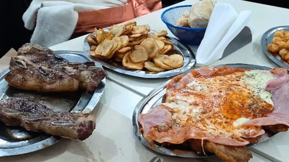 El Bodegón 606 tiene tres sucursales en Buenos Aires. El Bodegón 606 tiene tres sucursales en Buenos Aires.