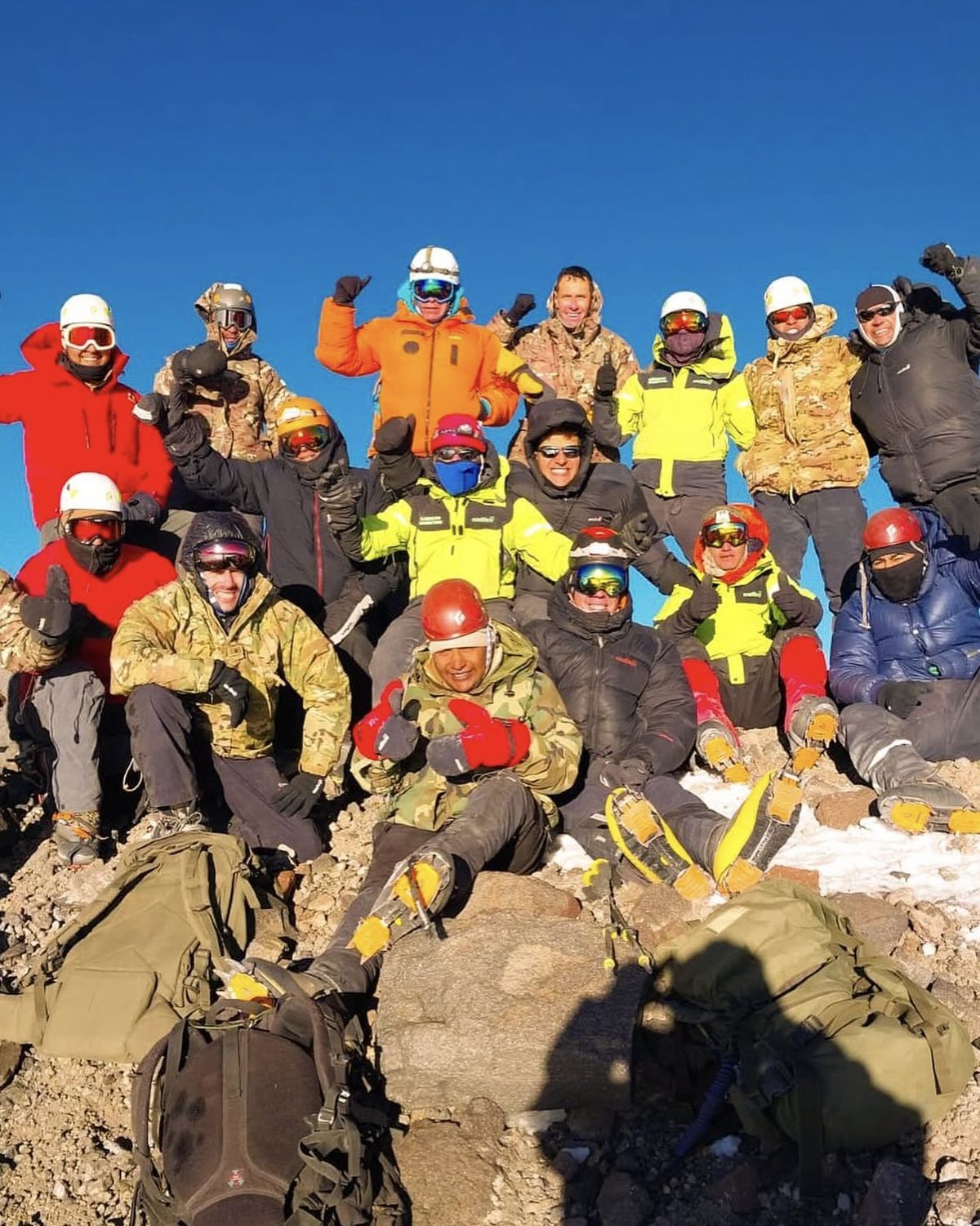 La expedición de Himalaya 2025 incluyó la patrulla del Ejército Argentino y otra de la India. La expedición de Himalaya 2025 incluyó la patrulla del Ejército Argentino y otra de la India.