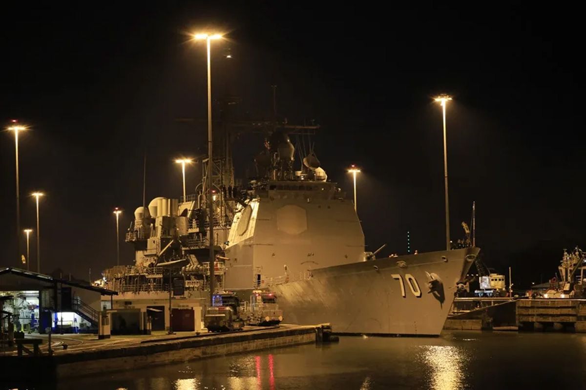El buque USS Lake Erie (CG-70), que hace parte del despliegue militar de Estados Unidos en el Caribe para presionar al Gobierno de Venezuela (Archivo). Crédito: EFE/ Bienvenido Velasco.