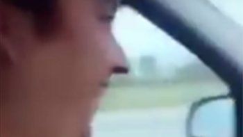 Video: conducía sin manos a 170 km/h y chocó