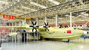 China presentó el avión anfibio más grande del mundo