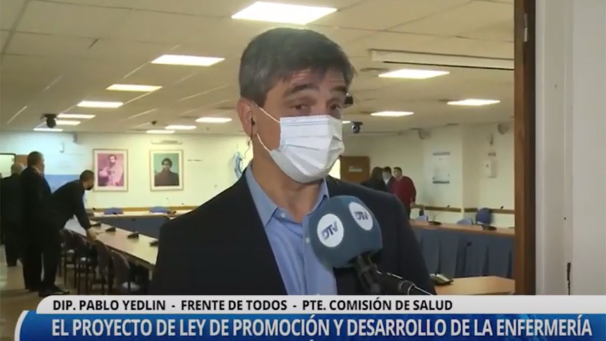 “La Ley de enfermería es muy importante, por eso nuestro objetivo es tener más enfermeros universitarios”, indicó Pablo Yedlin, integrante del bloque de Diputados del Frente de Todos.&nbsp;