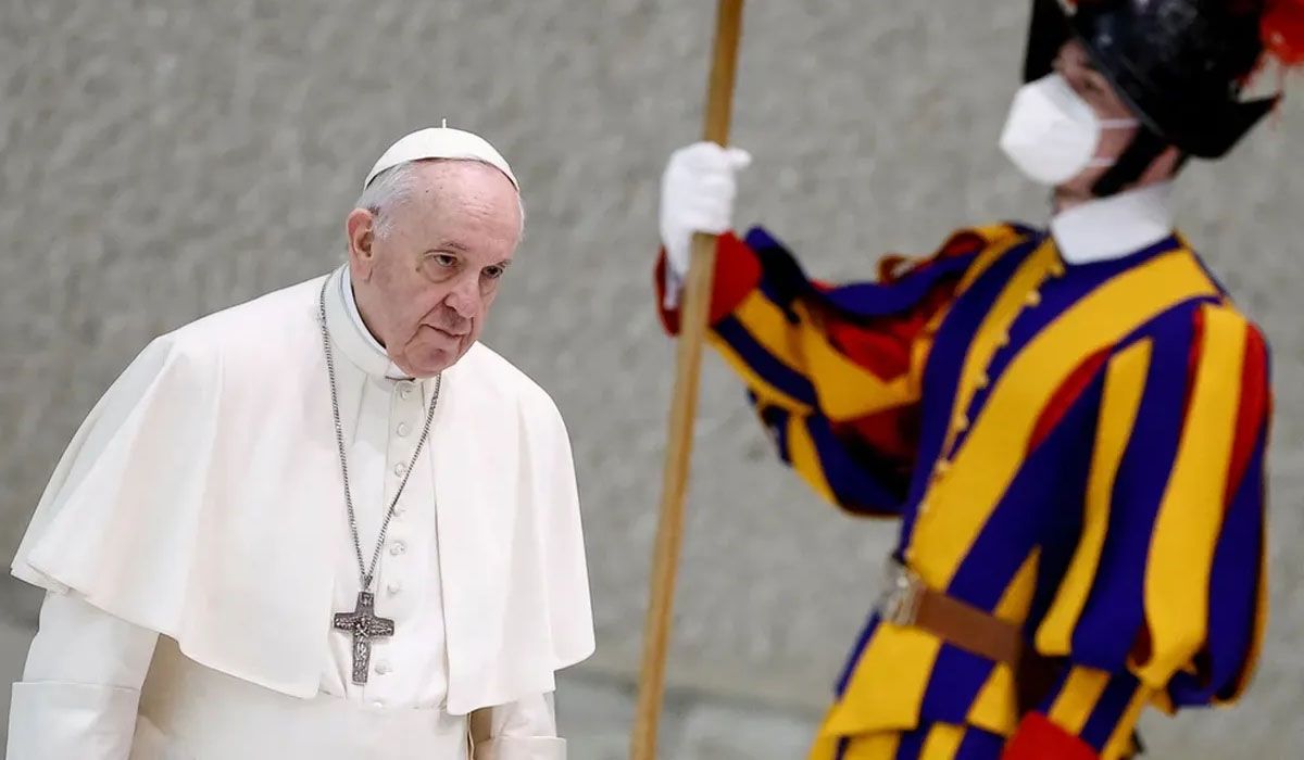 El Papa acudió por sorpresa a la embajada rusa en el Vaticano para intentar mediar en el conflicto entre Rusia y Ucrania